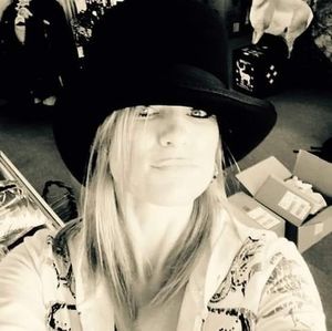 Meet your Posher, Kara